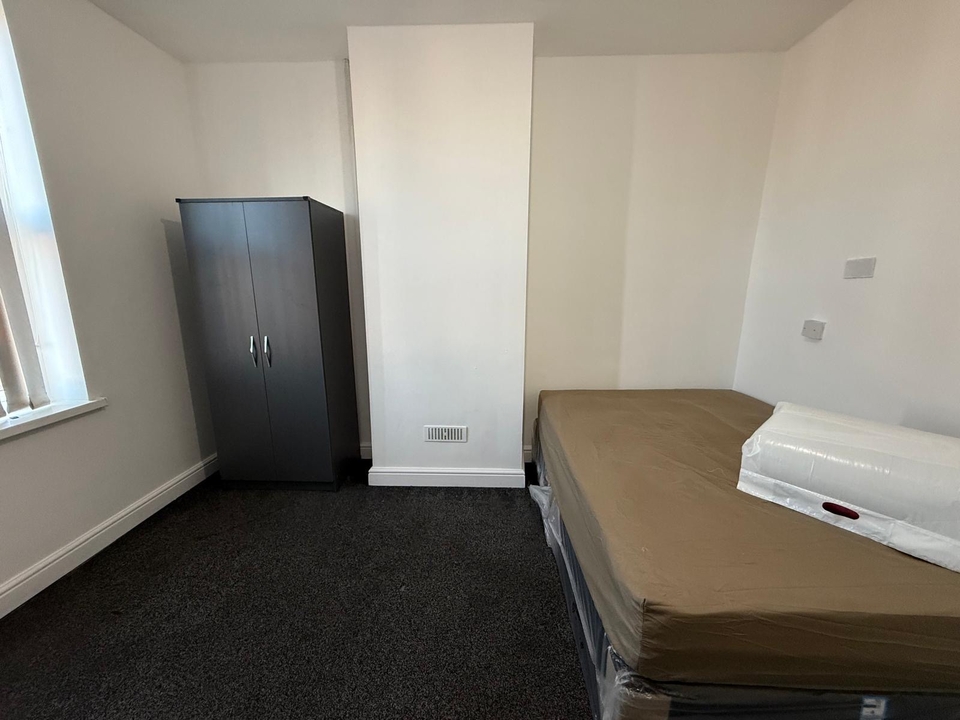 Room 1 at City Centre, Wolverhampton
