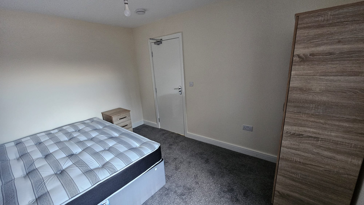 Room 2 at City Centre, Wolverhampton