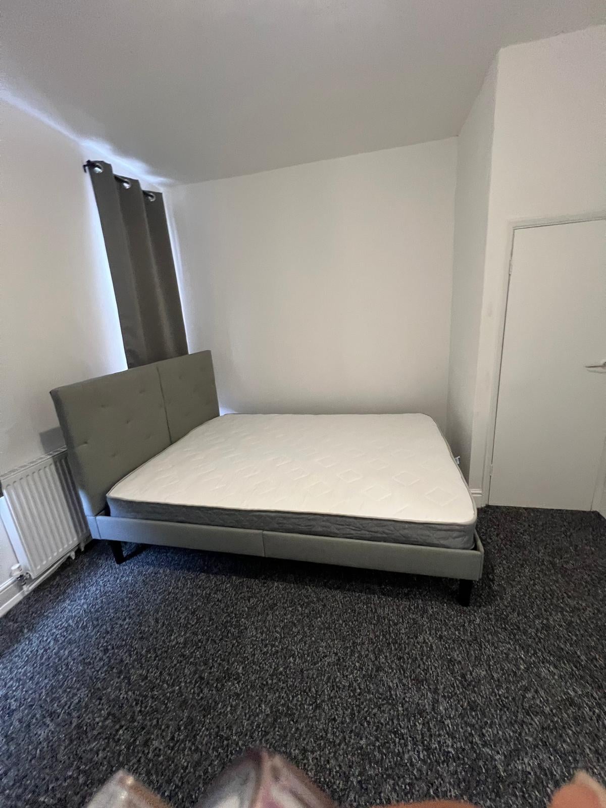 Room 2 picture 1