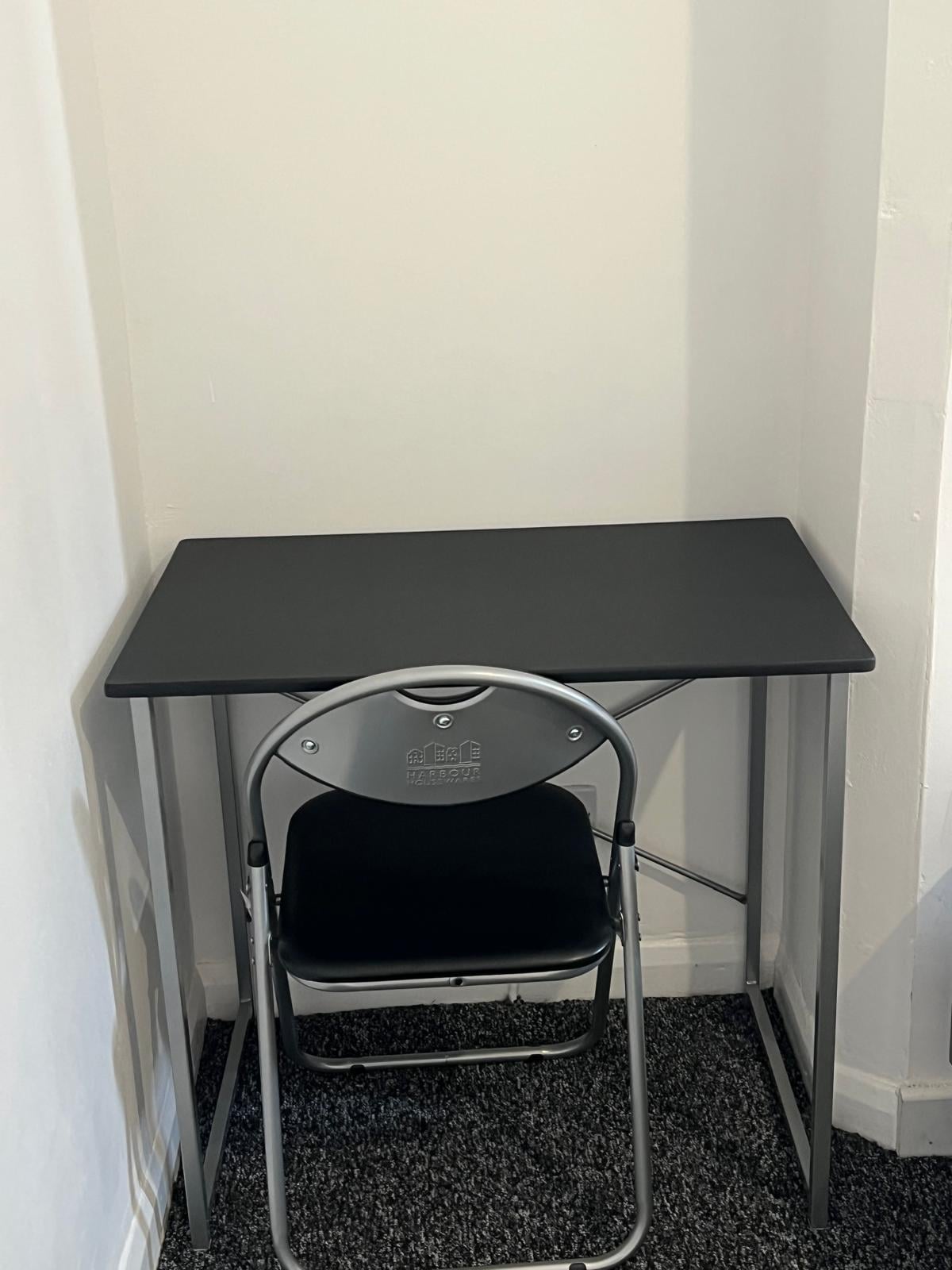 Room 1 picture 2