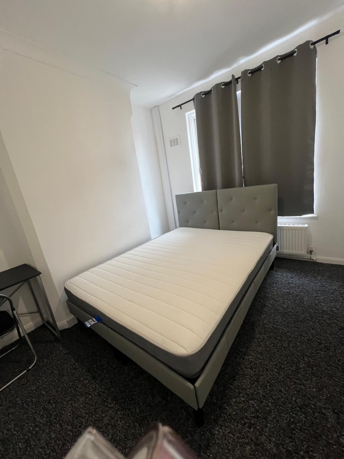 Room 1 picture 1