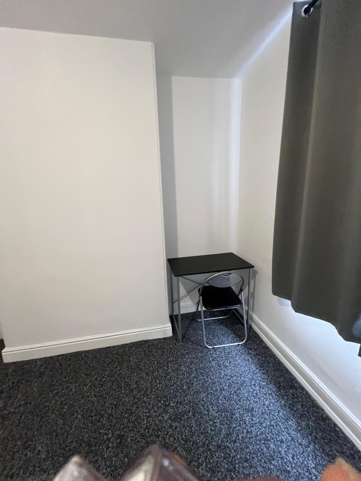 Room 2 picture 4