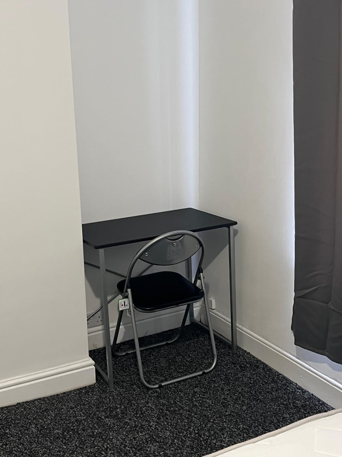 Room 3 picture 2