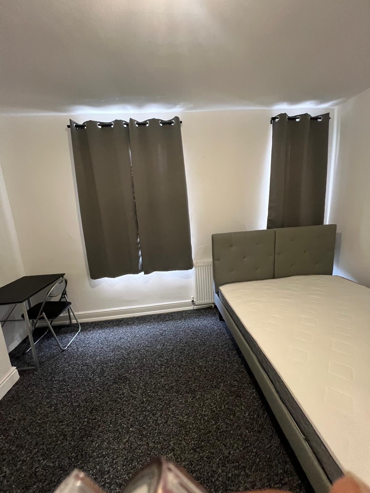 Room 2 picture 3