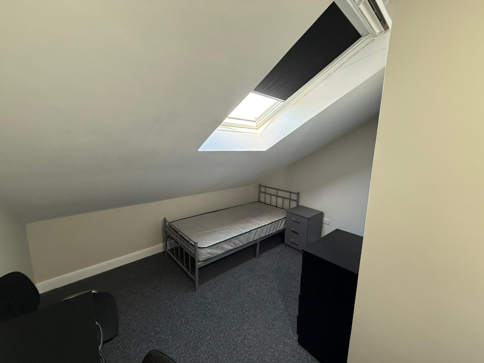 Room 6 picture 1