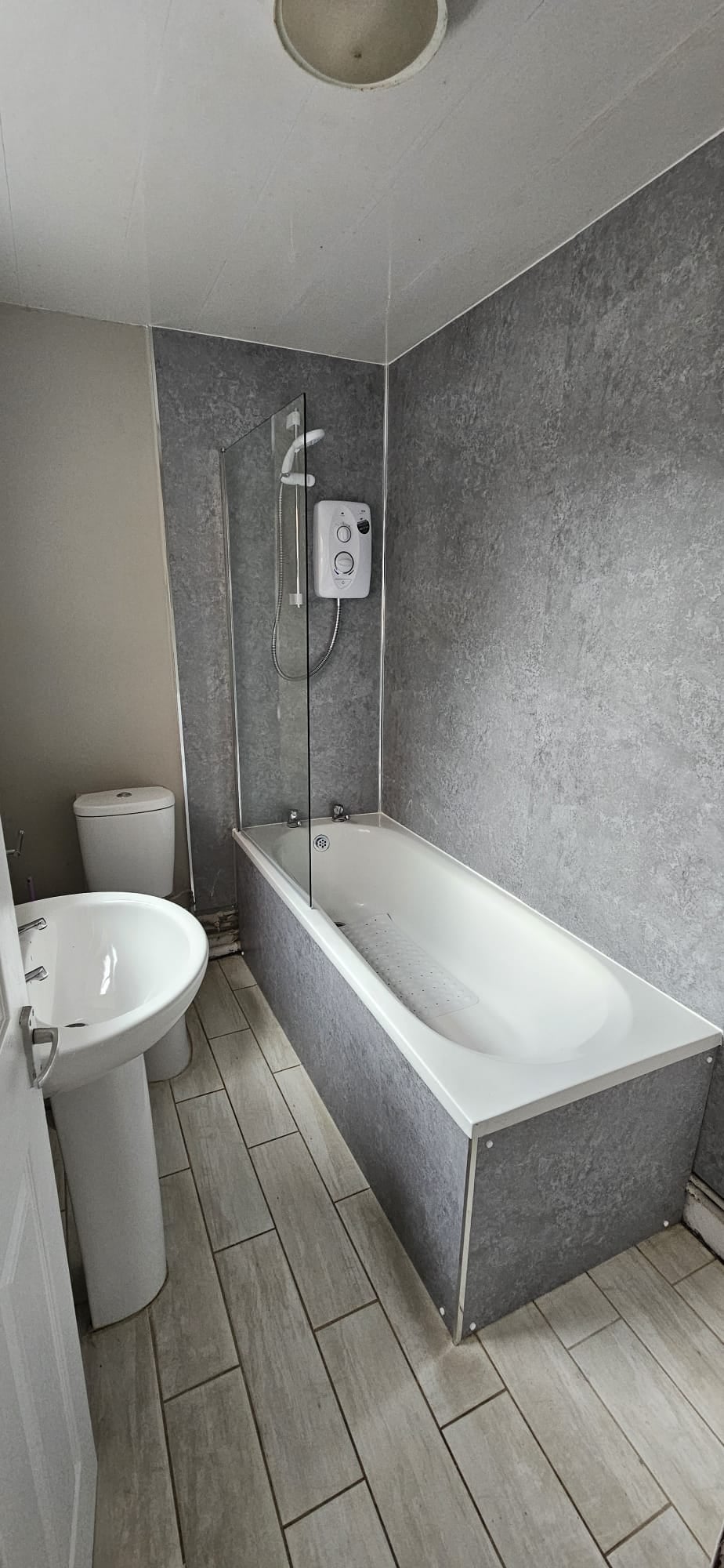 Room 3 picture 2