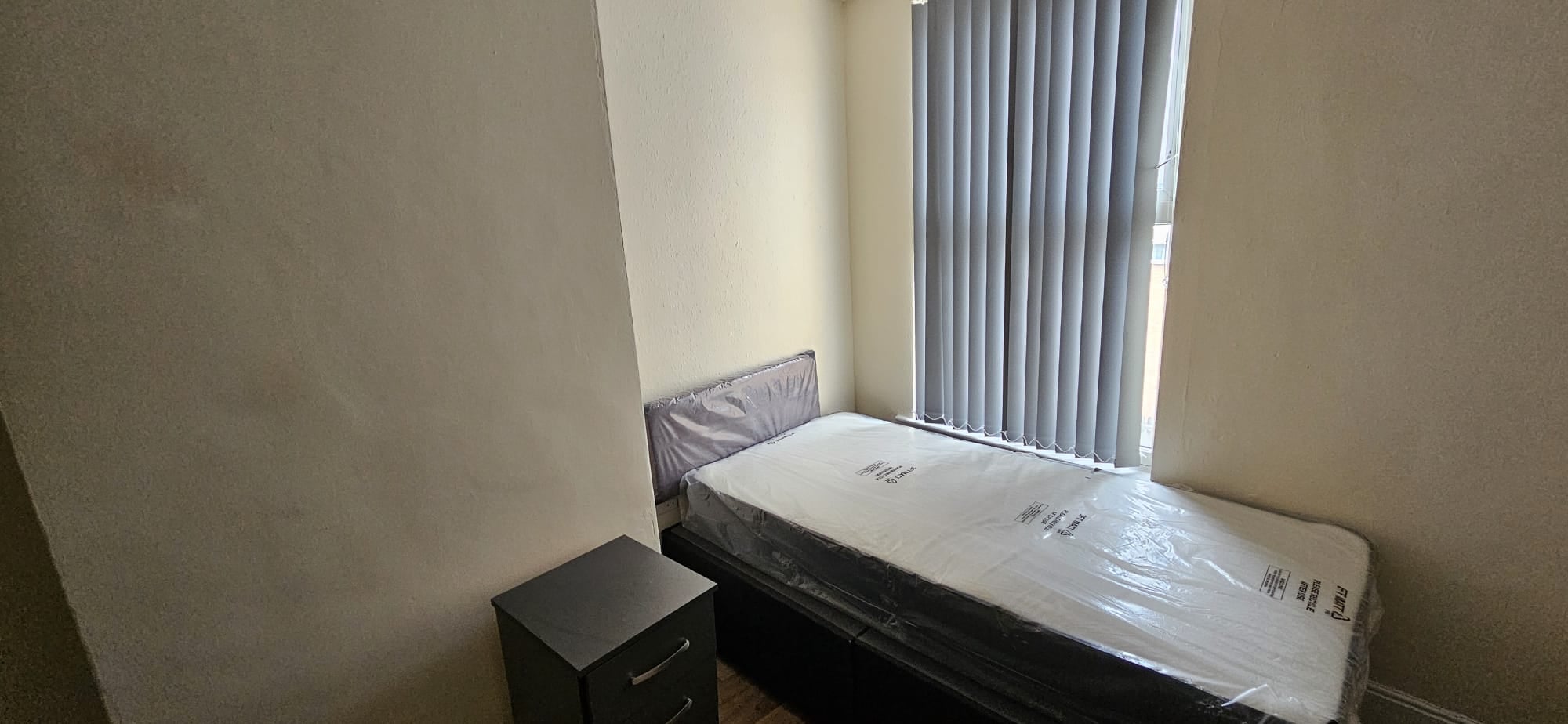 Room 2 picture 1
