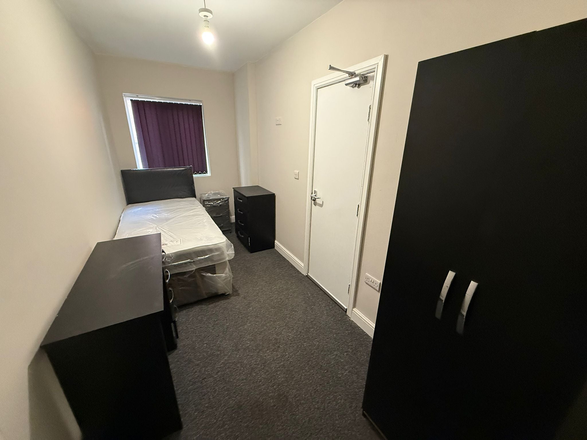 Room 2 picture 1