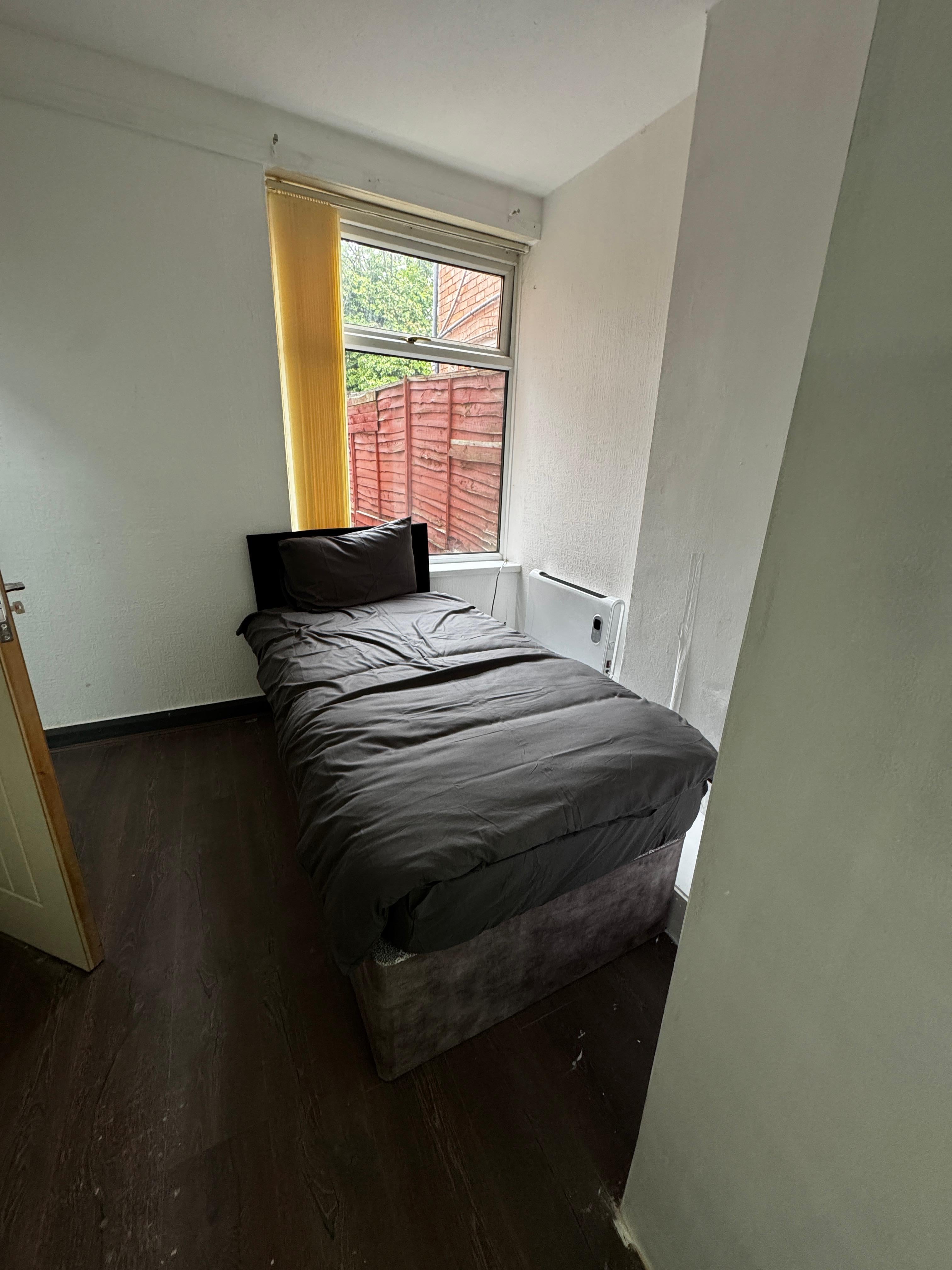 Room 2 picture 1