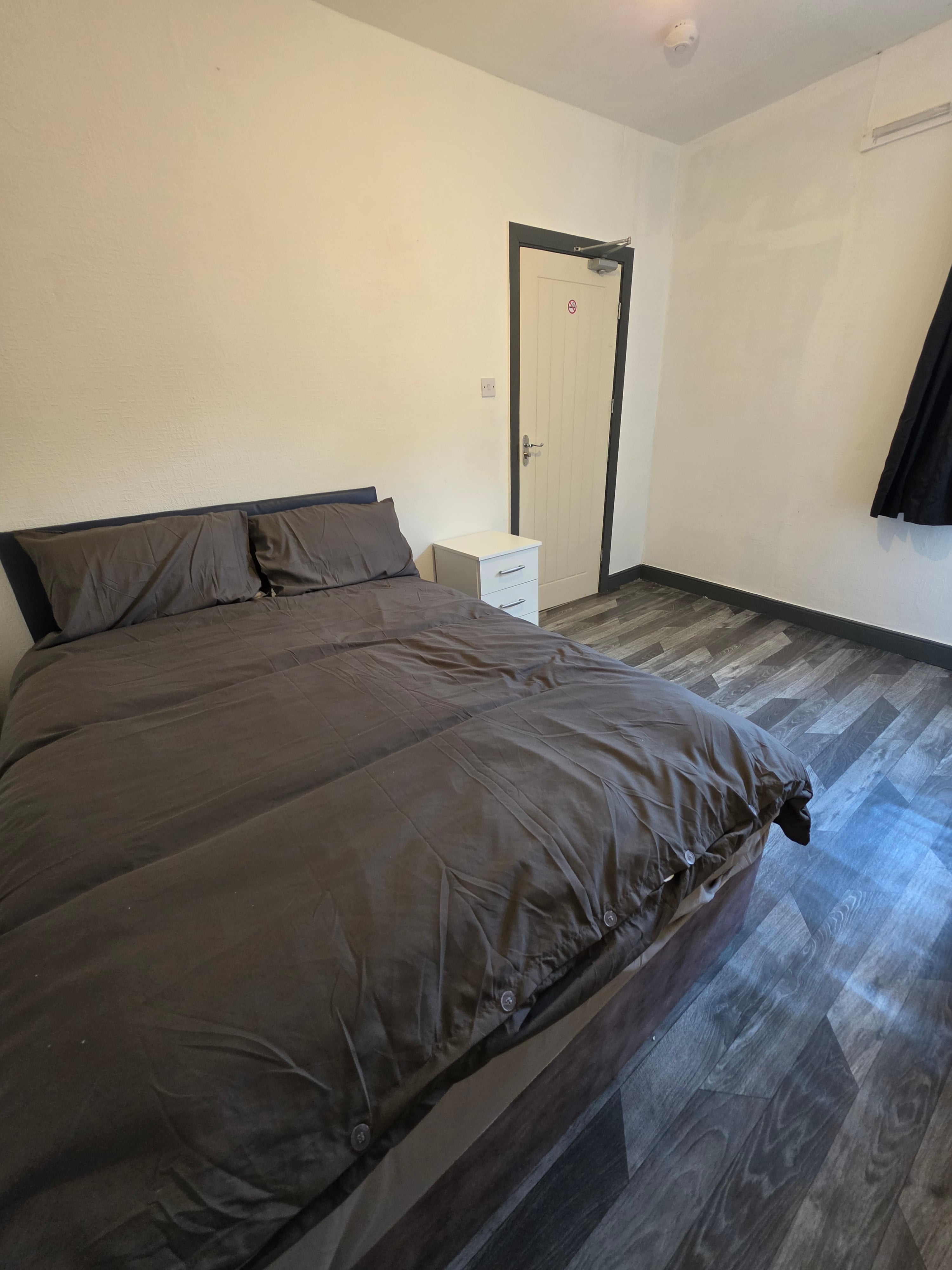 Room 4 picture 1