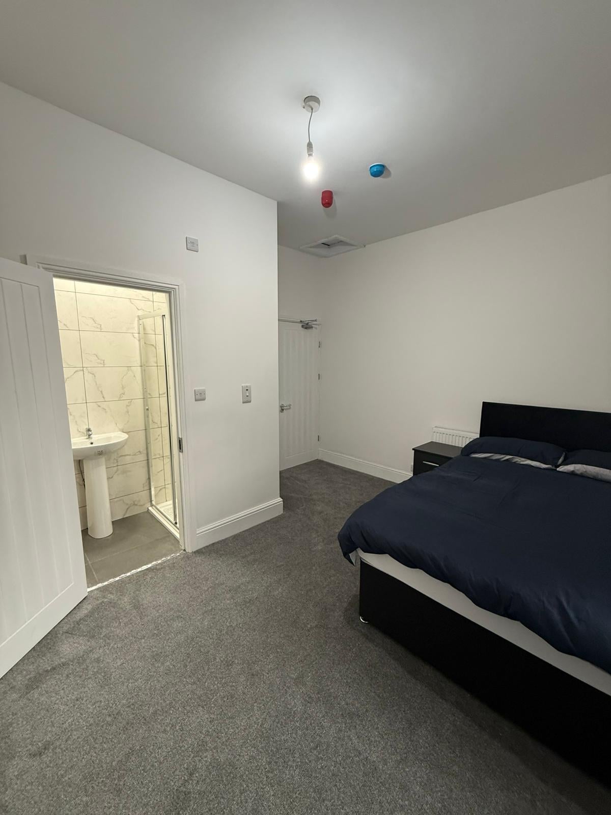 Room 2 picture 1