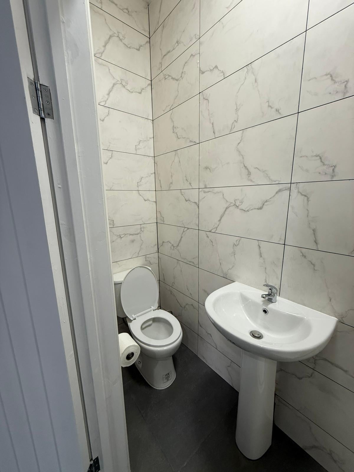Room 2 picture 3